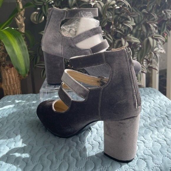 Yoki Gray Ankle Boots with Straps - Picture 5 of 8